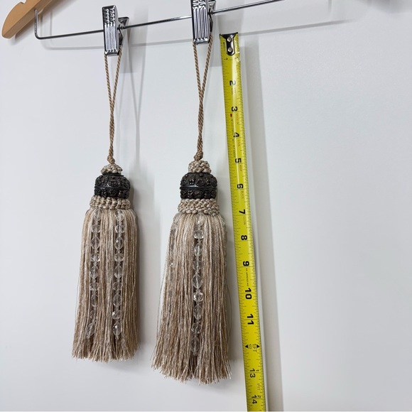 Bed Bath & Beyond Ivory Tan Clear Beaded Capped Tassel Curtain Tiebacks - Picture 12 of 13